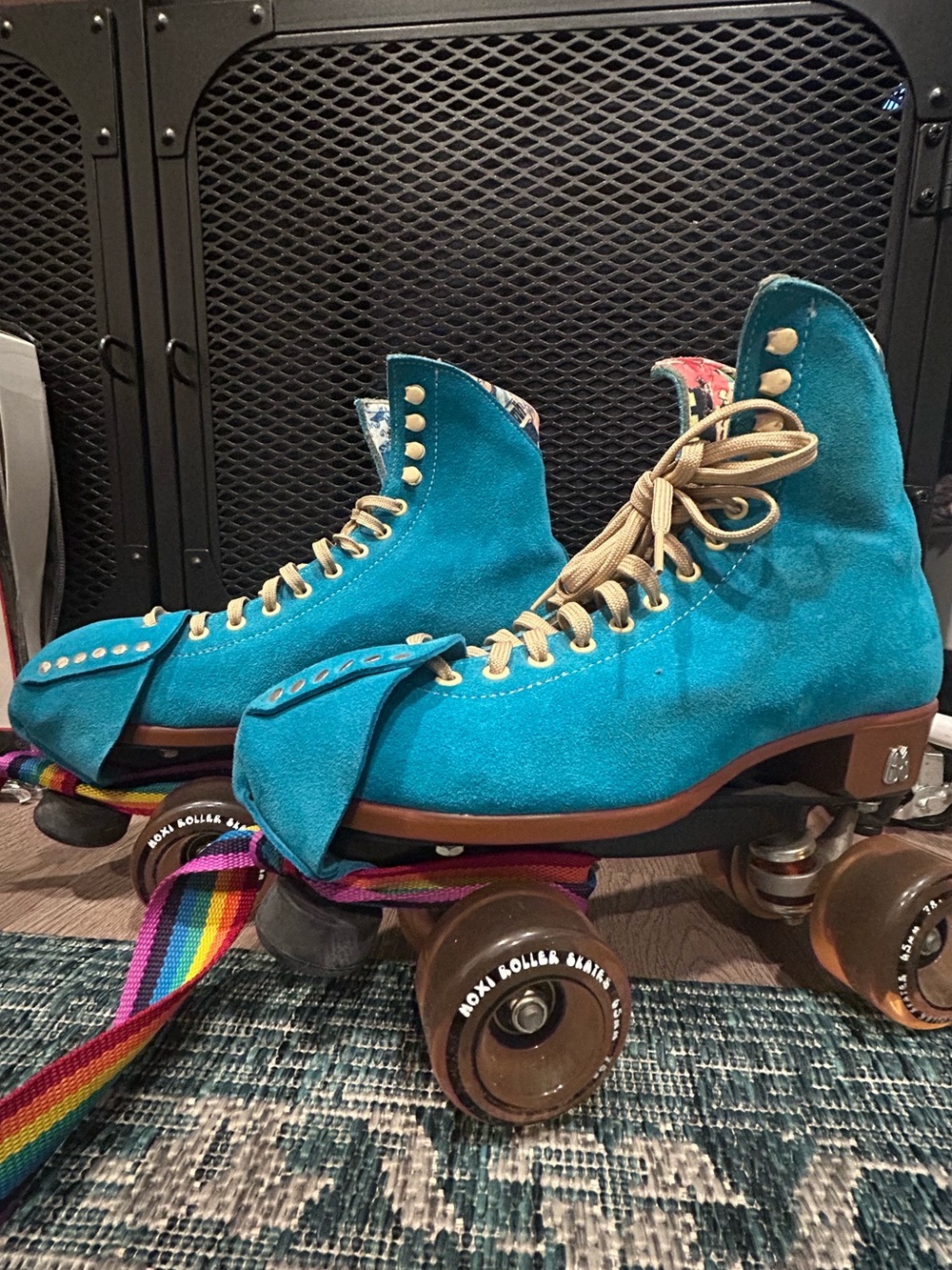Moxi Lolly Roller Skates in Pool Blue size 8 EXTRA ACCESSORIES INCLUDED! - Picture 5 of 11